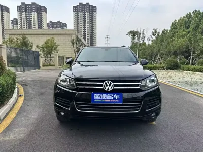 Volkswagen Touareg 2012, 170000 км, за 5266.28 USD