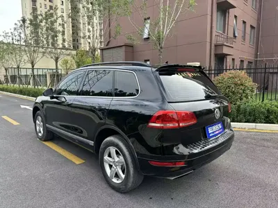 Volkswagen Touareg 2012, 170000 км, за 5266.28 USD