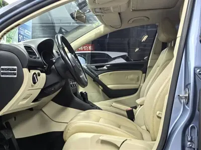 Volkswagen Golf 2013, 110000 км, за 3954.58 USD