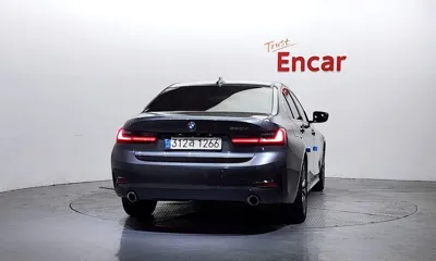 BMW 3-Series 2019, 76926 км, за 14116.59 USD