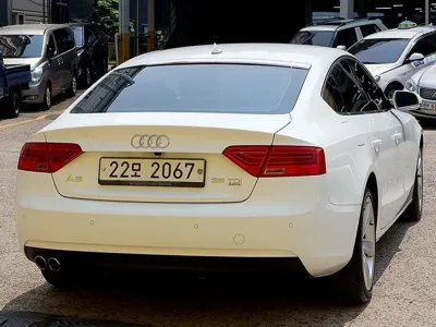 Audi A5 2015, 108496 км, за 4296.67 USD