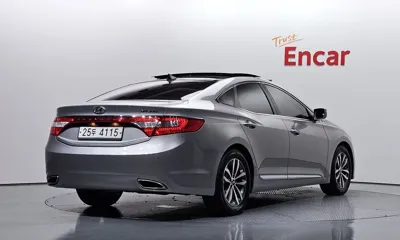 Hyundai Grandeur 2012, 166442 км, за 3106.82 USD