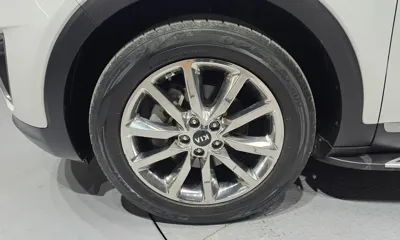Kia Sorento 2015, 160105 км, за 7670.8 USD