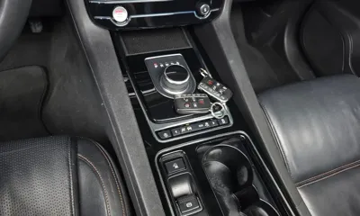 Jaguar F-Pace 2018, 110425 км, за 8645.9 USD - фото 9