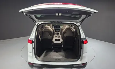 Kia Canival 2023, 24105 км, за 19036.37 USD - фото 20